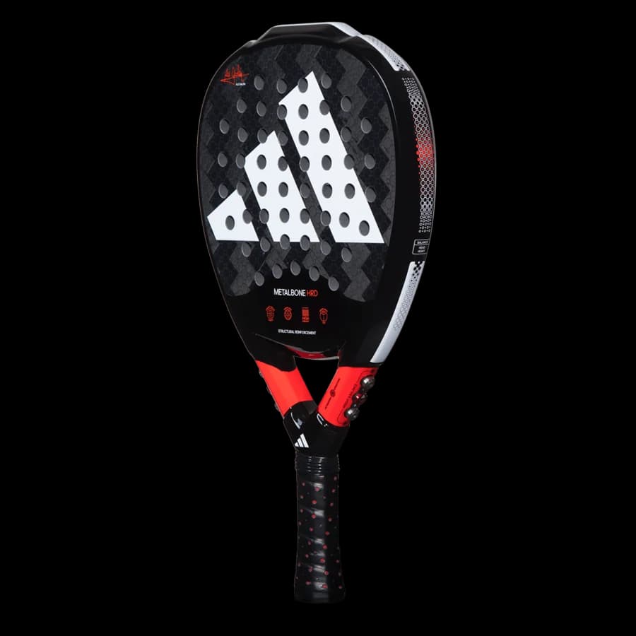 Paleta Adidas Metalbone HRD 3.2 2023, vista en ángulo