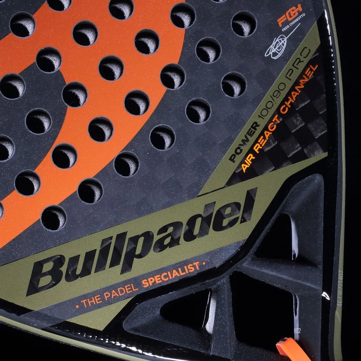 Paleta Bullpadel Vertex 03 2023, detalle de la cara y el corazón